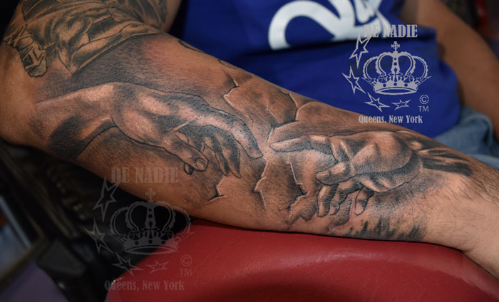Hands tattto